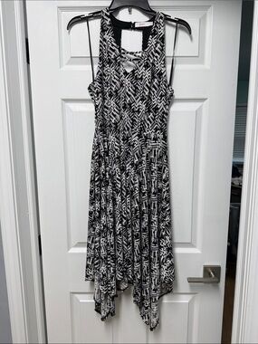 Sleeveless Black & White Patterned Handkerchief Hem Dress
